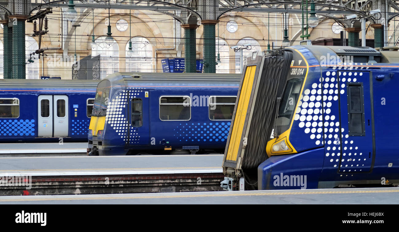 3 Scotrail Abellio wagons de train,pétition à ramener dans la propriété d'etat,après un mauvais service Banque D'Images