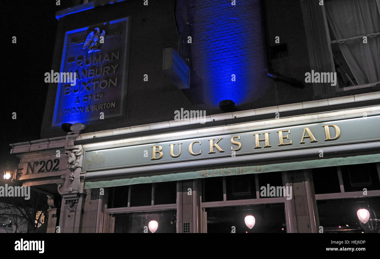 Camden Town, Bucks Head dans la nuit, au nord de Londres, Angleterre, RU Banque D'Images