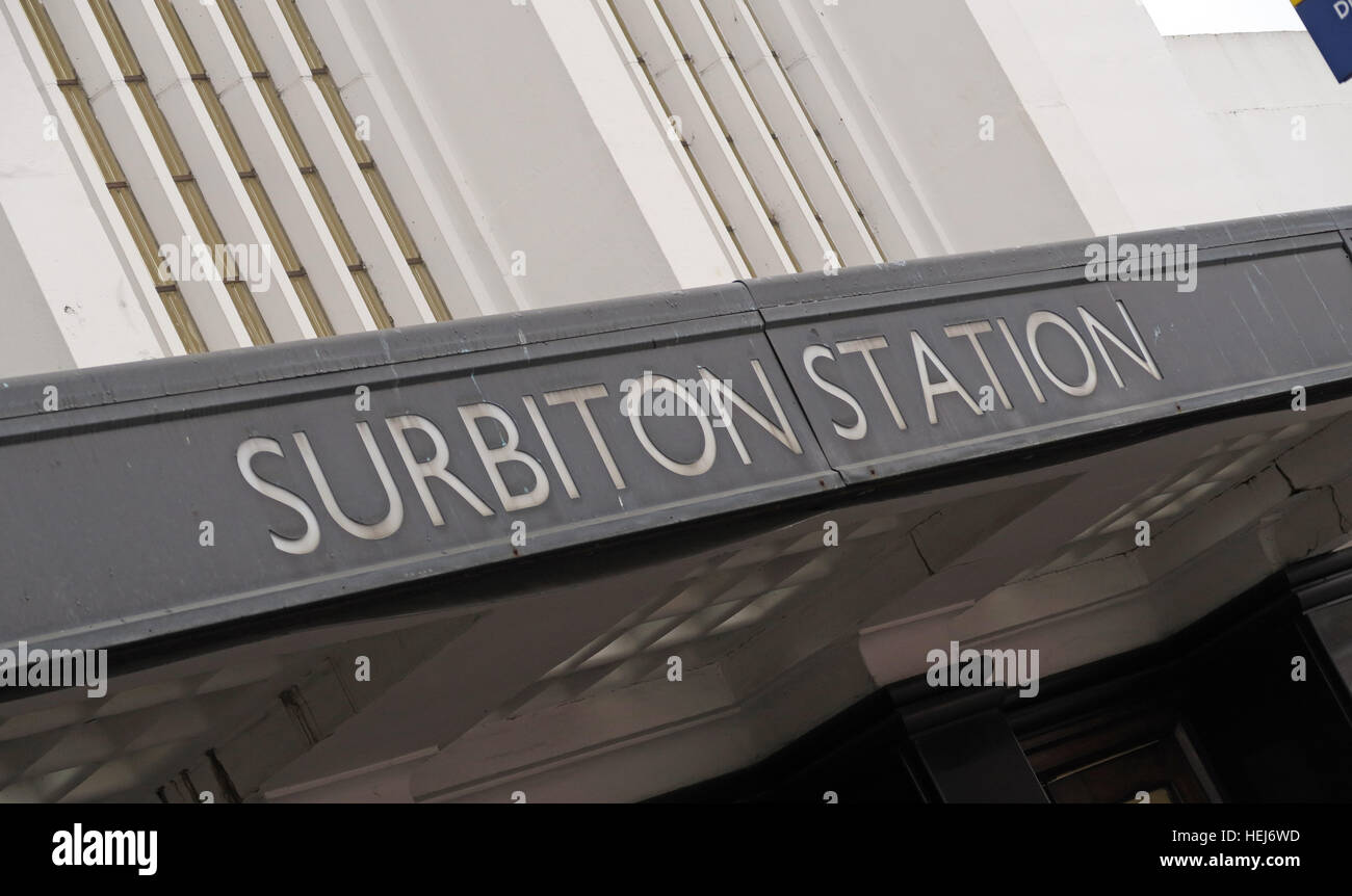 La gare de Surbiton, SW Trains, l'ouest de Londres, Angleterre, Royaume-Uni Banque D'Images