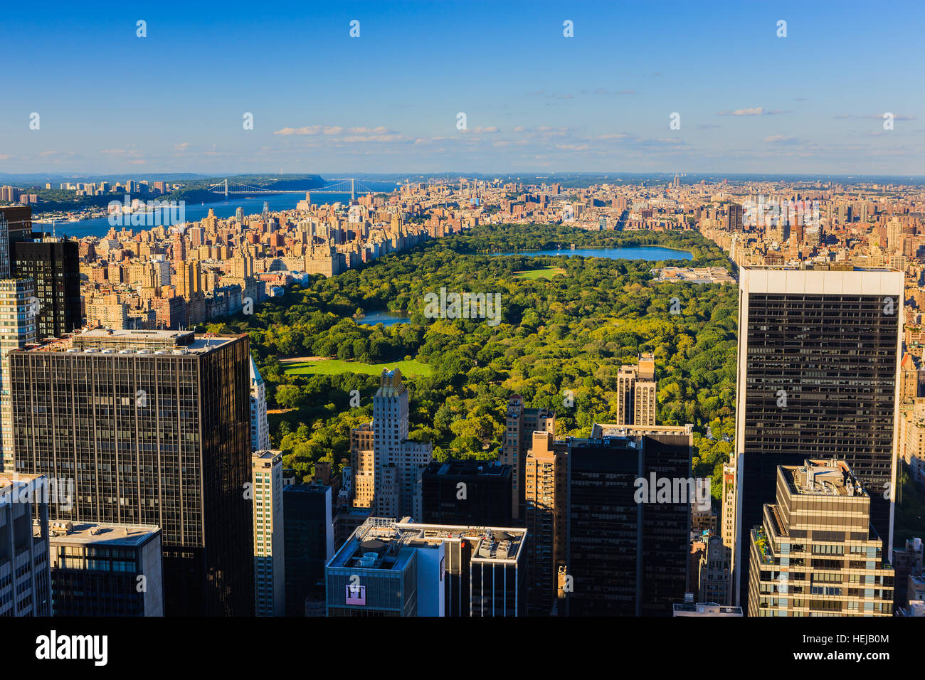 Vue de Manhattan au coucher du soleil de 'Top of the Rock' à Central Park  et à l'Upper West Side Photo Stock - Alamy