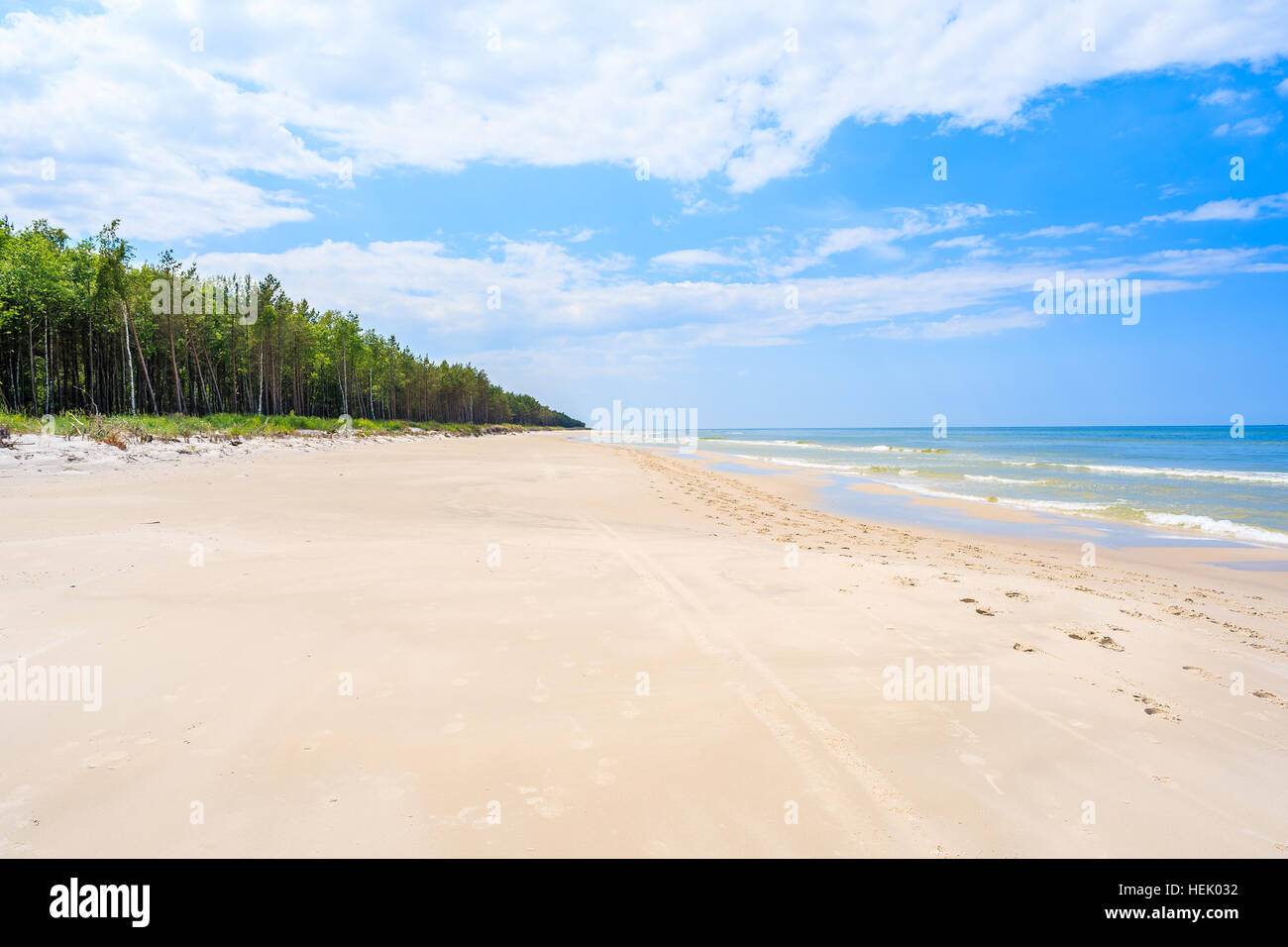 Vue de la plage de sable blanc Debki, mer Baltique, Pologne Banque D'Images