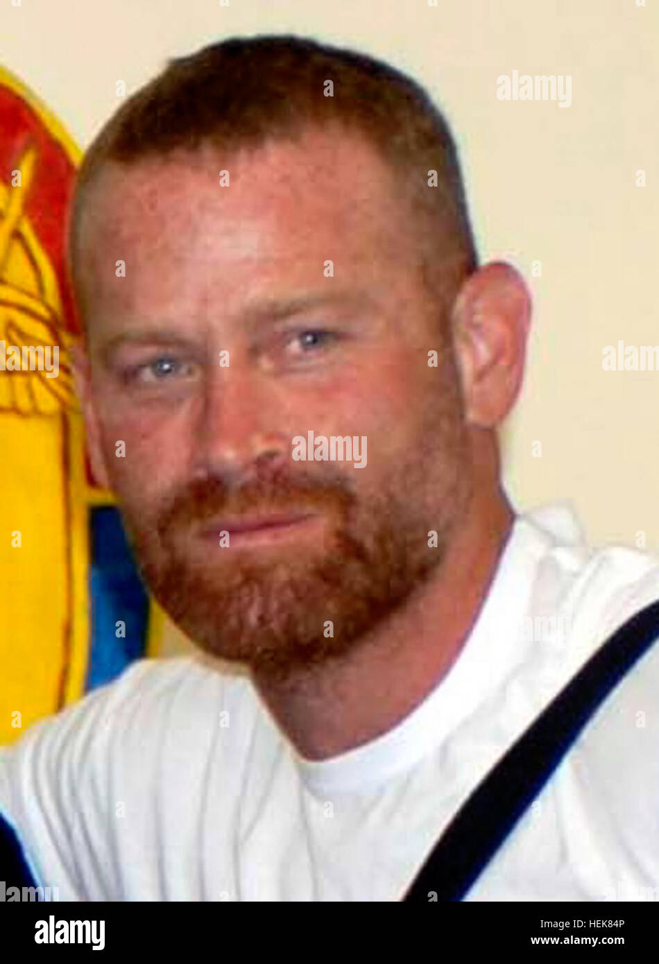 À partir de la rangée du haut, de gauche, Dennis Haysbert, Max Martini, Robert Patrick, National Basketball Association Star David Robinson, et manager des Dodgers de Los Angeles, Tommy LaSorda visite des soldats américains, sur la base d'opération avancée Fenty, dans la région de Nangahar, Afghanistan, 23 avril 2009. (U.S. Photo de l'armée par le sergent. Melinda M. Johnson/Publié/diffusé) Max Martini 090423-A-9488J-005 Banque D'Images