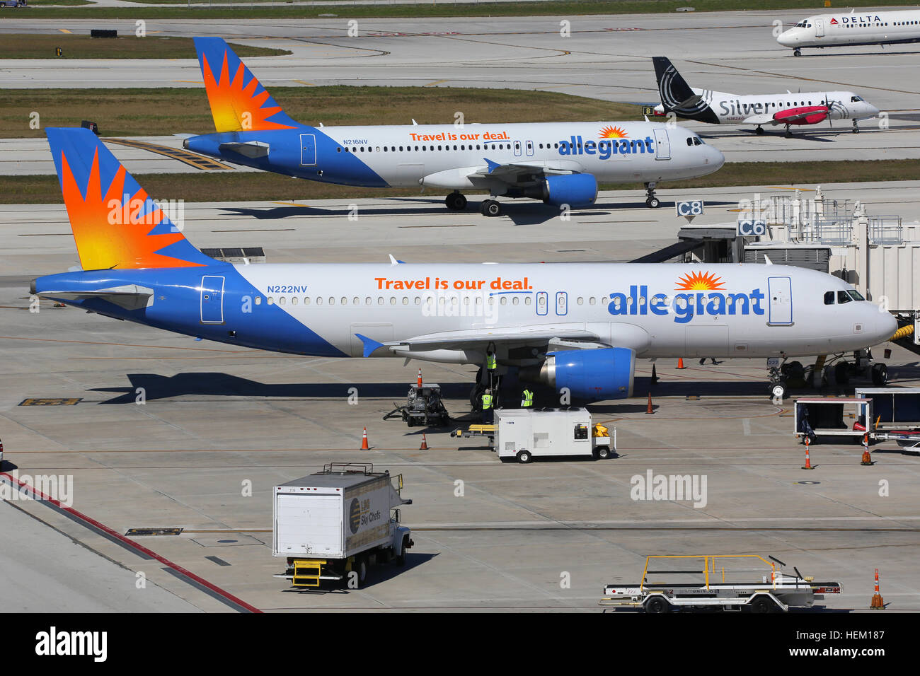 Fort Lauderdale, États-Unis - 17 Février 2016 : Allegiant Air avion taxi à l'aéroport de Fort Lauderdale (FLL) aux États-Unis. Allegiant Air Banque D'Images