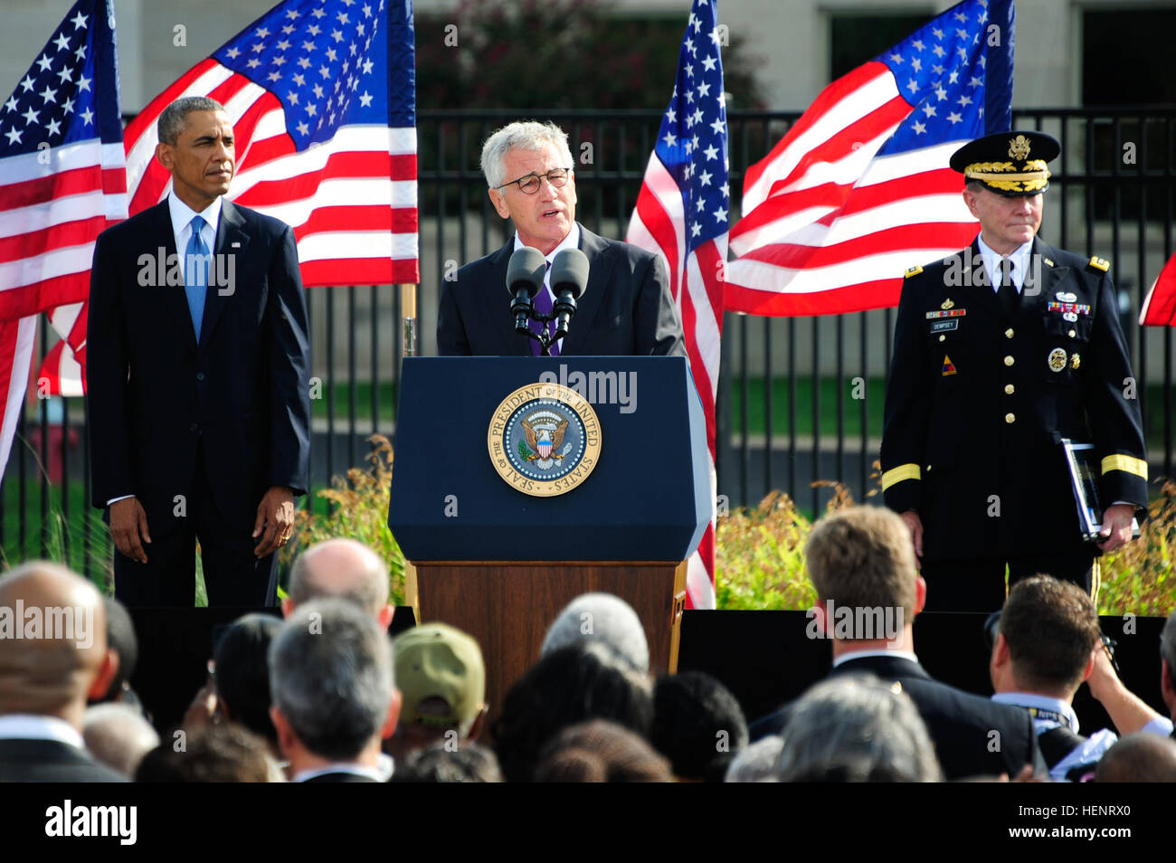 Le Pentagone organise une cérémonie commémorative en 9/11 à Washington, DC, le 11 septembre 2014, honorant les victimes des attaques et mettant l'accent sur le souvenir national, la présence militaire et le protocole cérémoniel. Banque D'Images