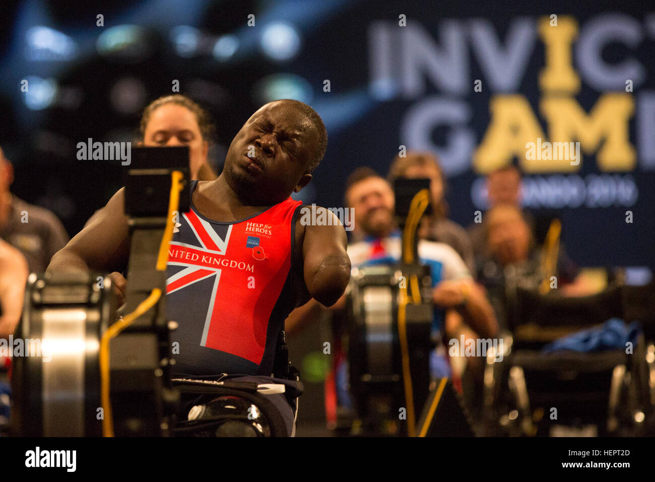 Lamin Manneh, Royaume-Uni, en concurrence dans l'Invictus, 2016 Jeux HP Field House, ESPN Wide World of Sports, Orlando, Floride, Mai 9,2016. L'Invictus Games sont une compétition sportive qui a été créé par le prince Harry du Royaume-Uni, après avoir été inspiré par les jeux de guerrier du DoD. Cet événement réunira des blessés, malades et blessés militaires et anciens combattants de 15 pays pour des événements y compris : tir à l'arc, randonnée à vélo, l'aviron, la dynamophilie, le volleyball assis, natation, athlétisme, basket-ball en fauteuil roulant, la course en fauteuil roulant, rugby en fauteuil roulant et tennis en fauteuil roulant. 1 Banque D'Images