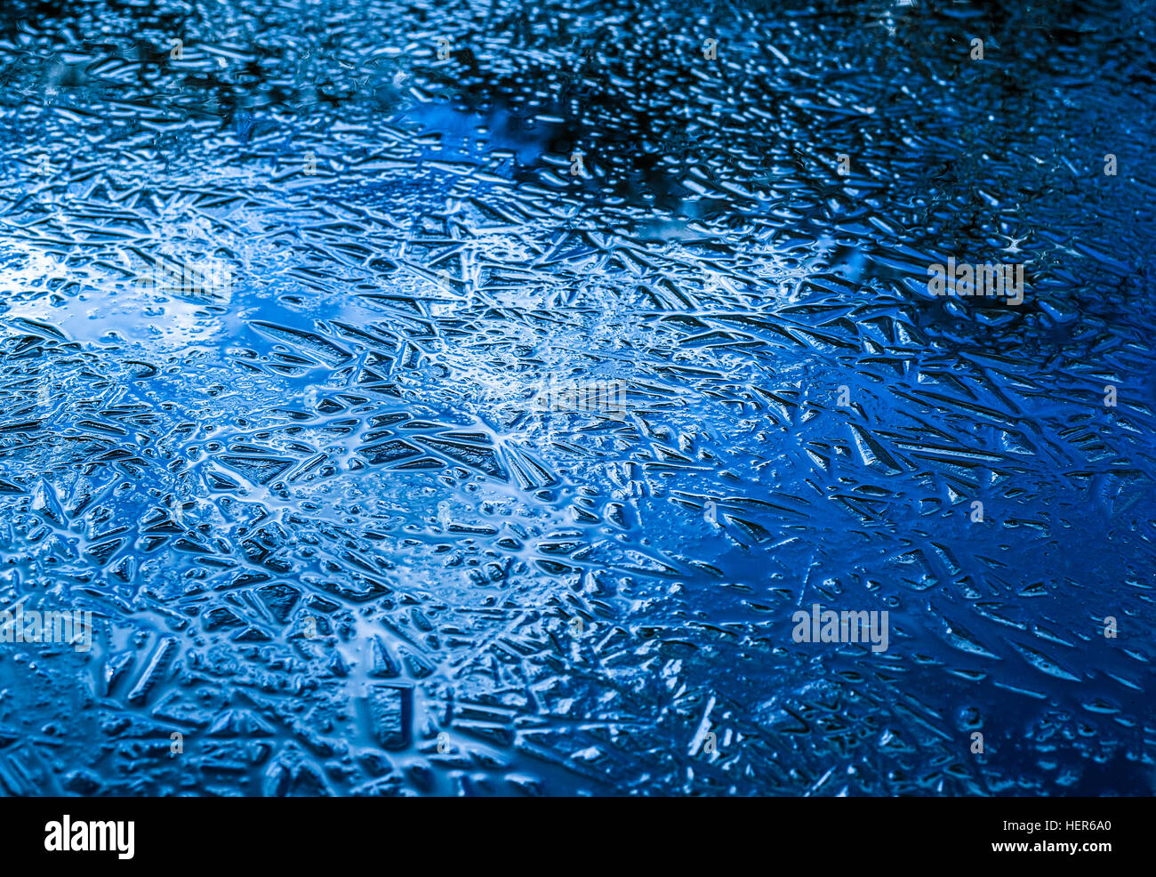 De texture fine couche de glace sur une rivière. Banque D'Images