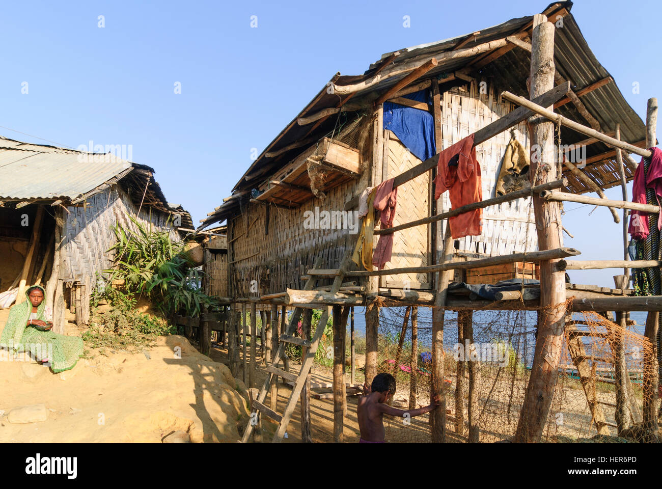 Les gens de Rangamati : Tripura minorité sur une île dans le lac de Kaptai, la division de Chittagong, Bangladesh Banque D'Images