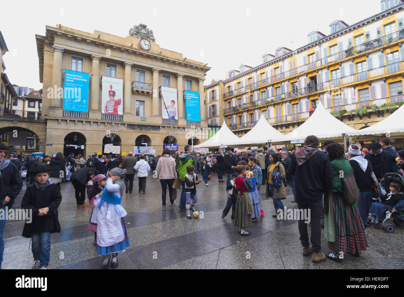 Saint Thomas le jour de marché traditionnels dans la Constitution Square. San Sebastian. L'Espagne. Banque D'Images