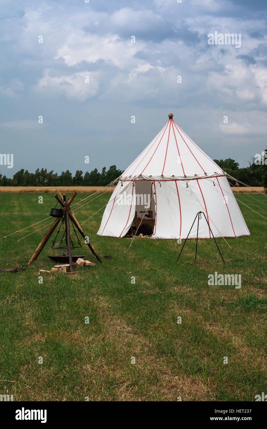 Trépied Feu De Camp En Acier Inoxydable - Chaîne Réglable Avec Crochets Pour Camping Et Barbecue Outdoor