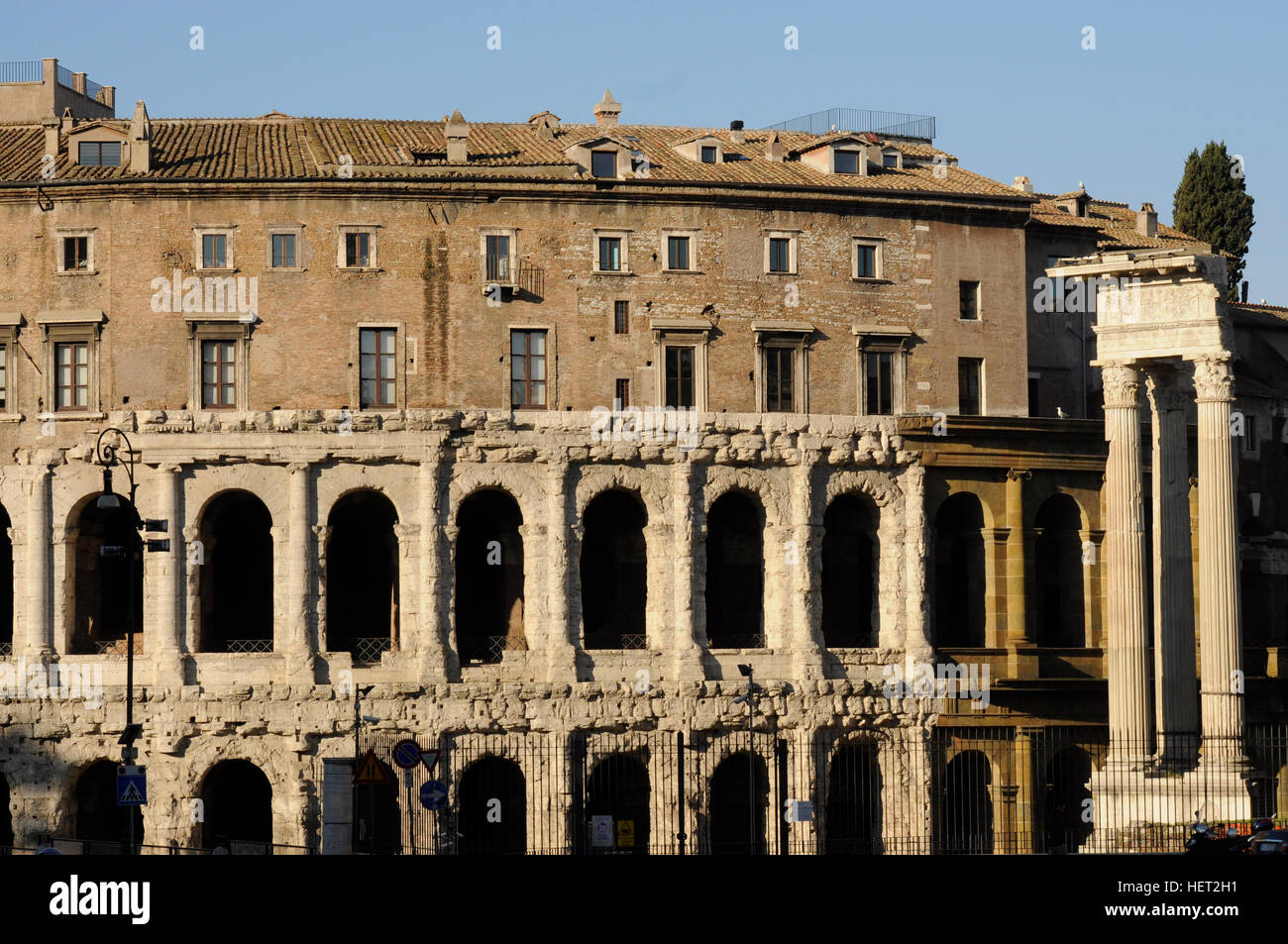 Le théâtre de Marcellus est un ancien théâtre en plein air, à Rome, en Italie, construit dans les dernières années de la République romaine. Banque D'Images