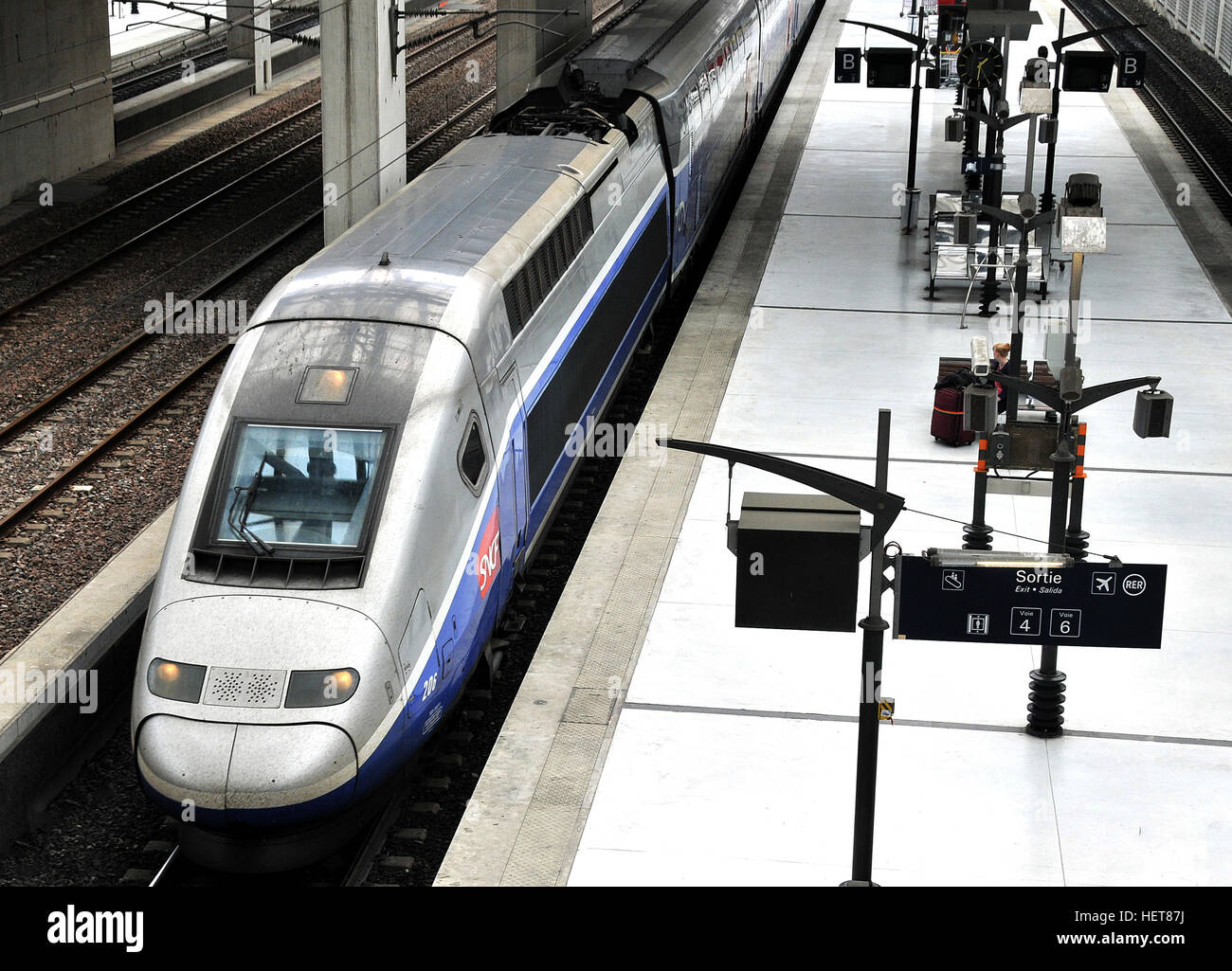 Gare TGV à l'aéroport Roissy Charles de Gaulle gare Paris France Photo Stock Alamy Gare TGV à l'aéroport Roissy Charles de Gaulle gare Paris France Photo Stock Alamy