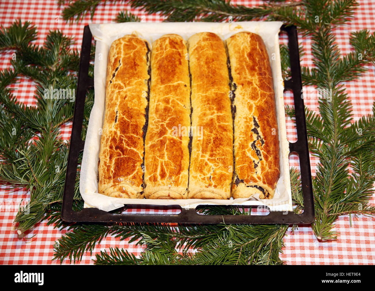 Traditionnelle Maison De Pavot Graines Et Noix Rouleaux Pour Vacances De Noel Gateau De Noel Hongrois Tradition Nom Est Beigli Ou Bejgli My Mother S Beaut Photo Stock Alamy