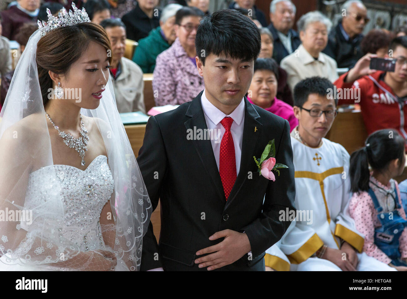 Cérémonie de mariage, l'église catholique, Yinchuan, Ningxia, Chine Banque D'Images