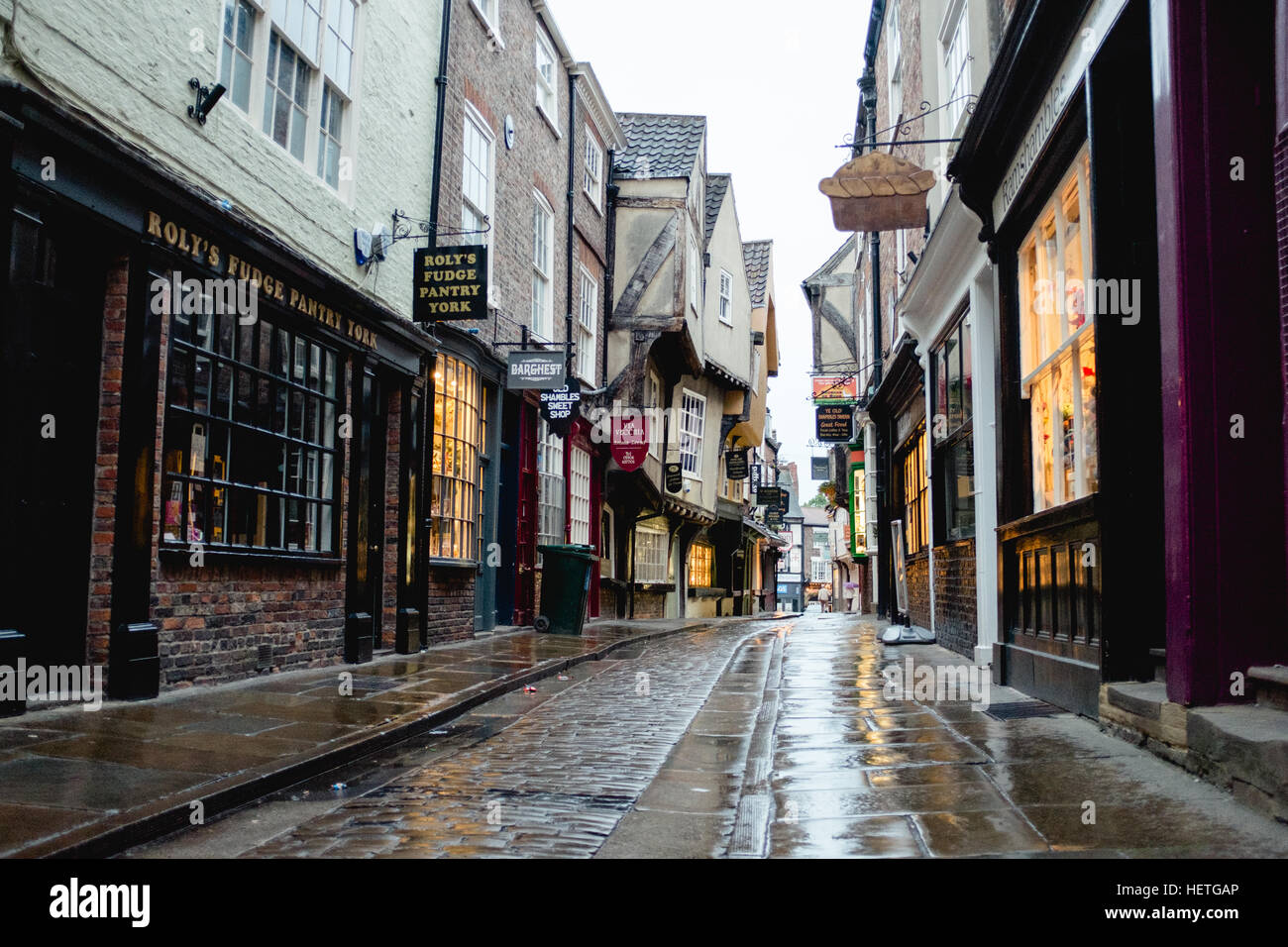 La shambles york a un jour vide et humide des pluies Banque D'Images