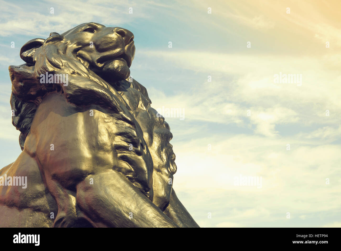 Détail d'une statue d'un roi lion, qui appartient au monument de Christophe Colomb. Il est situé sur la Plaza del Portal de la Pau à Barcelone, Espagne. Banque D'Images