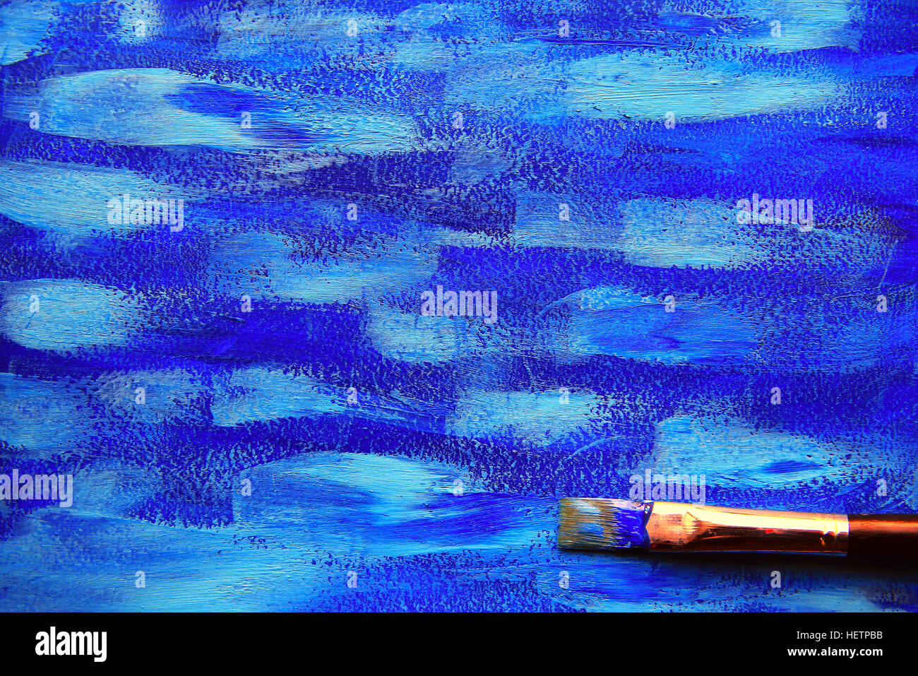 Gros plan de l'arrière-plan de la peinture bleu sur le pinceau Banque D'Images
