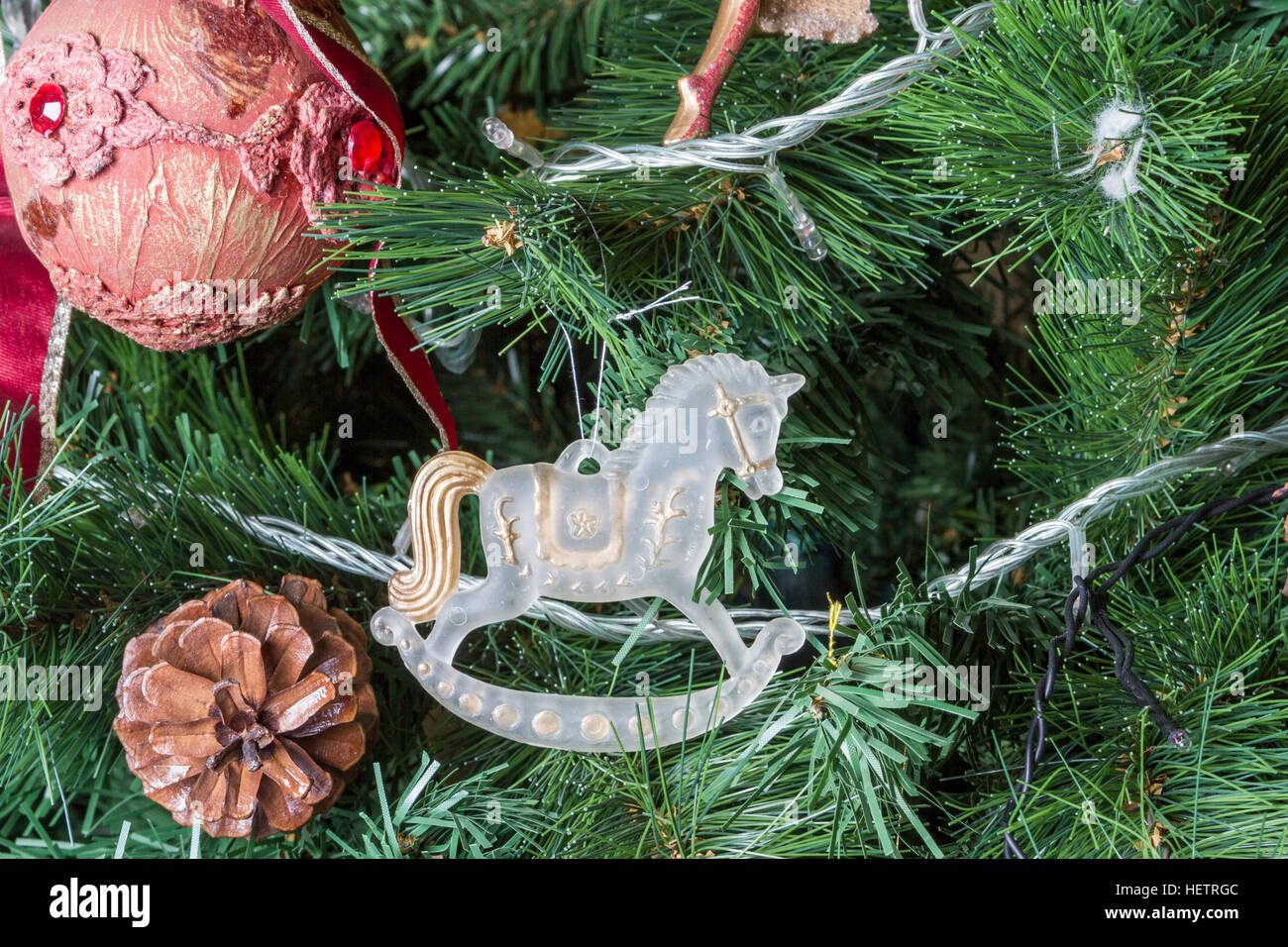 Ornements de Noël sur l'arbre de Noël (Soft focus) Banque D'Images