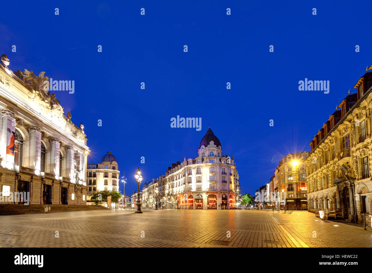 Lille (nord de la France) : "Place du Théâtre' square, vision de nuit Banque D'Images