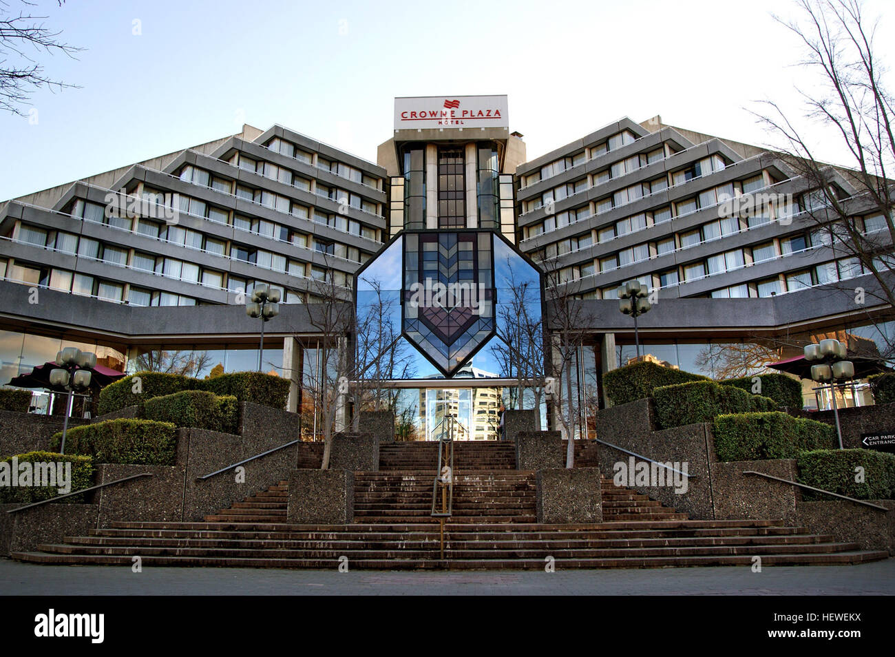 18 août 2011, l'établissement Crowne Plaza Hotel Christchurch est d'être démoli, l'Intercontinental Hotel Group a annoncé. Le groupe déclare que le bâtiment gravement endommagé ne sera pas reconstruite en raison de la hausse des coûts de construction suite à des changements apportés aux codes du bâtiment de Christchurch. Peu a été connu jusqu'à maintenant sur l'état de l'hôtel, autres que celui qu'elle a été endommagée de façon importante dans le séisme de février. Banque D'Images