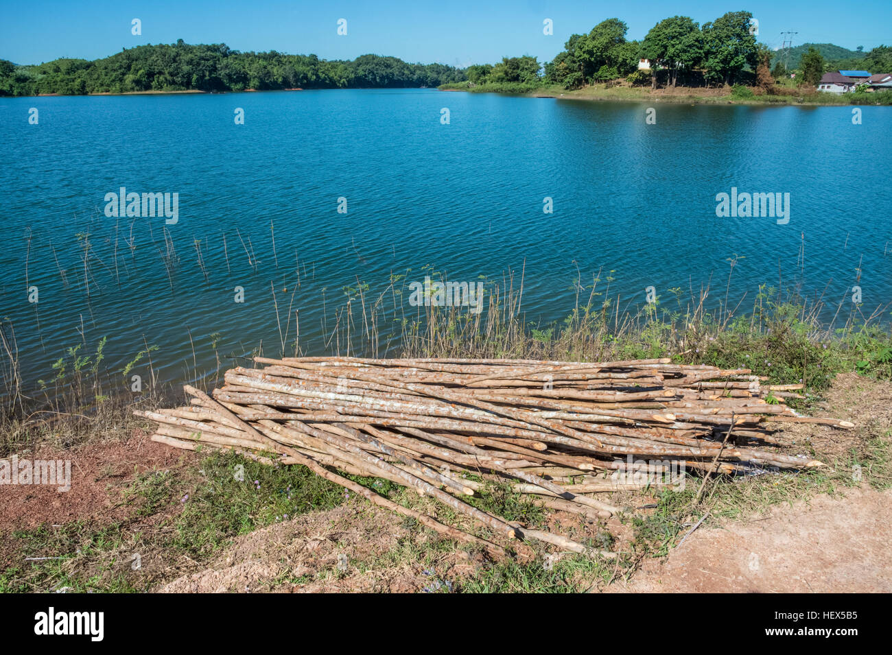 Laos rural au lac Nam Ngum Banque D'Images