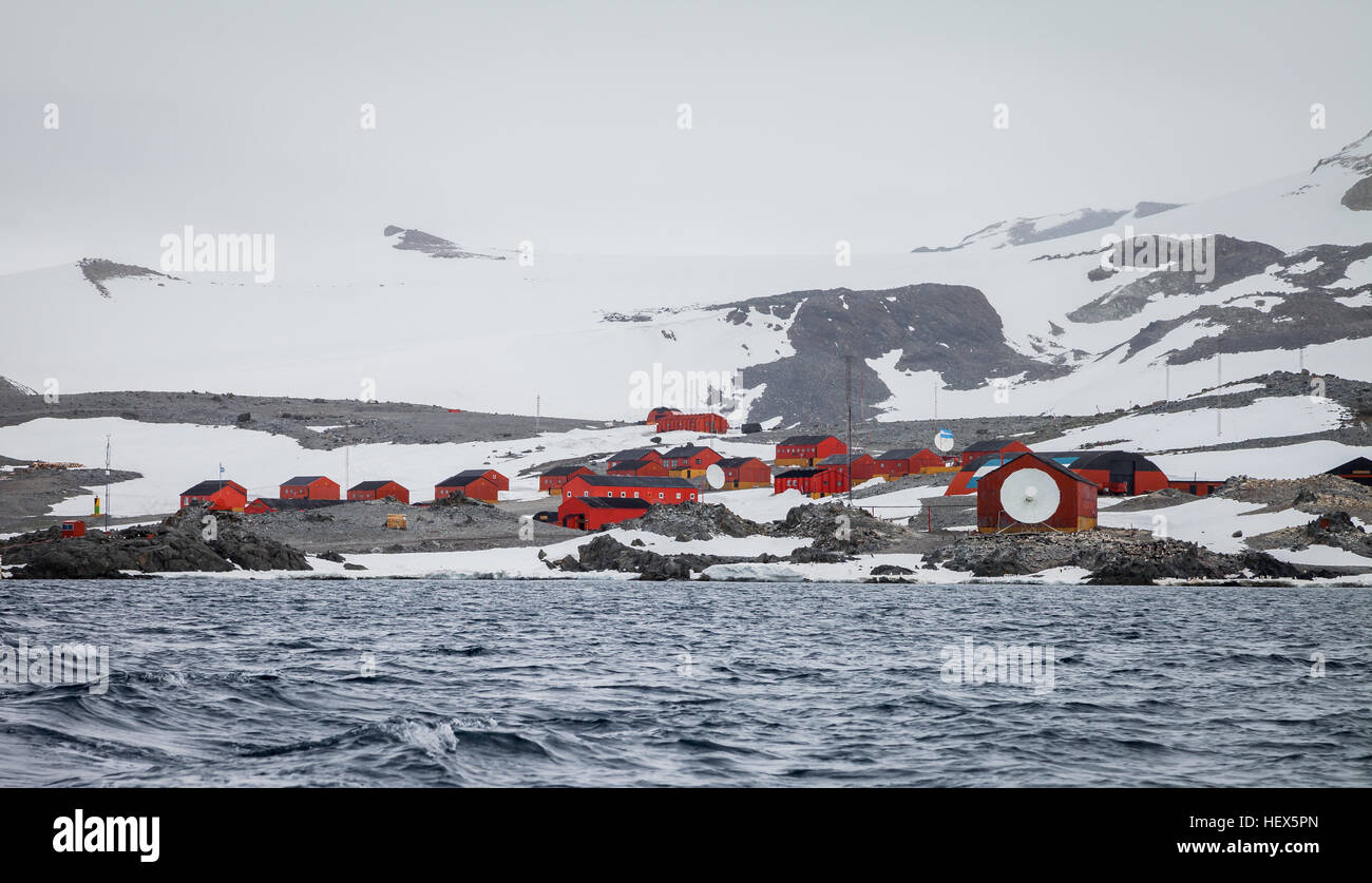 Les chercheurs village sur l'île de l'Antarctique. Banque D'Images