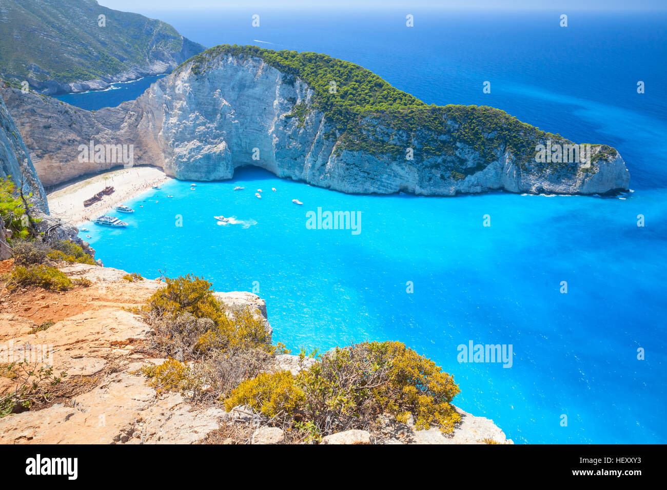 Ship Wreck Beach et la baie de Navagio. Le plus célèbre monument naturel de Zakynthos, île grecque dans la mer Ionienne Banque D'Images