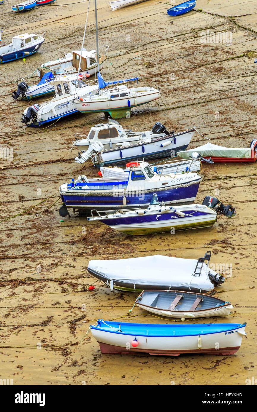 Bateaux dans le port pittoresque de Newquay, à Cornwall, UK Banque D'Images