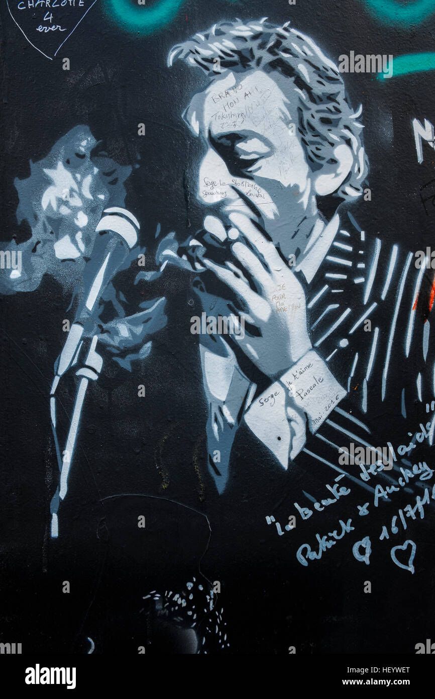 Stencil graffito indiquant l'auteur et interprète français serge gainsbourg Banque D'Images