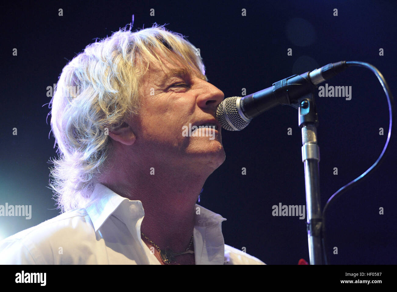 Bonn, Allemagne. 24 août, 2010. Au cours de leur tournée mondiale 'Images', Rick Parfitt du groupe britannique Status Quo effectue à Bonn, Allemagne, 24 août 2010. Photo : Revierfoto | dans le monde d'utilisation/dpa/Alamy Live News Banque D'Images
