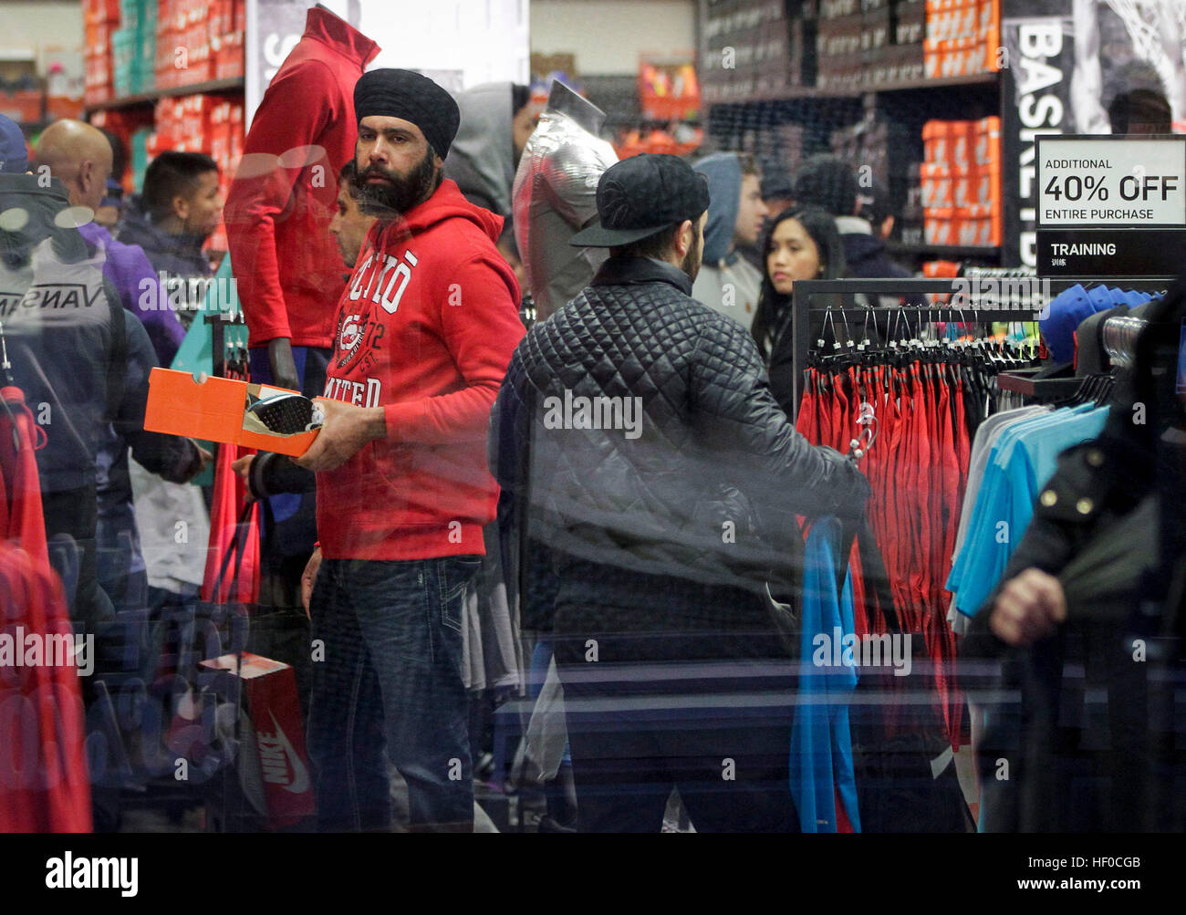 Vancouver, Canada. 12Th sep 2016. Boutique résidents le lendemain à Vancouver, Canada, 26 déc 2016. Boxing Day est l'un des jours de shopping les plus importants de l'année au Canada. © Liang Sen/Xinhua/Alamy Live News Banque D'Images