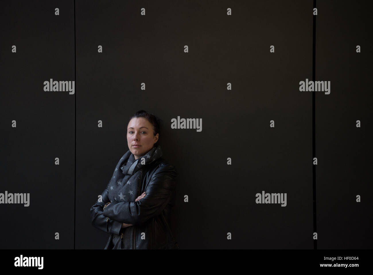Stuttgart, Gernmany. Le 15 décembre, 2016. Ines Ladig, qui souffre de la maladie auto-immune lupus, à Stuttgart, Gernmany, 15 décembre 2016. Photo : Marijan Murat/dpa/Alamy Live News Banque D'Images