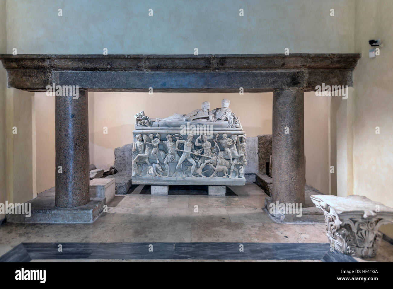 Sarcophage romain avec des reliefs de l'Calydonian Boar Hunt Musée Capitolin Musée Archéologique de Rome Italie Banque D'Images