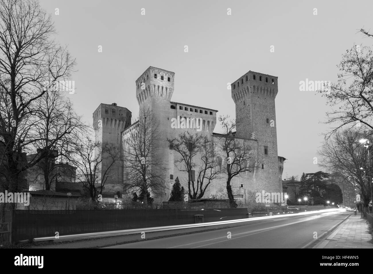 Le château de Vignola Vignola, au crépuscule, en Emilie Romagne, Italie Banque D'Images