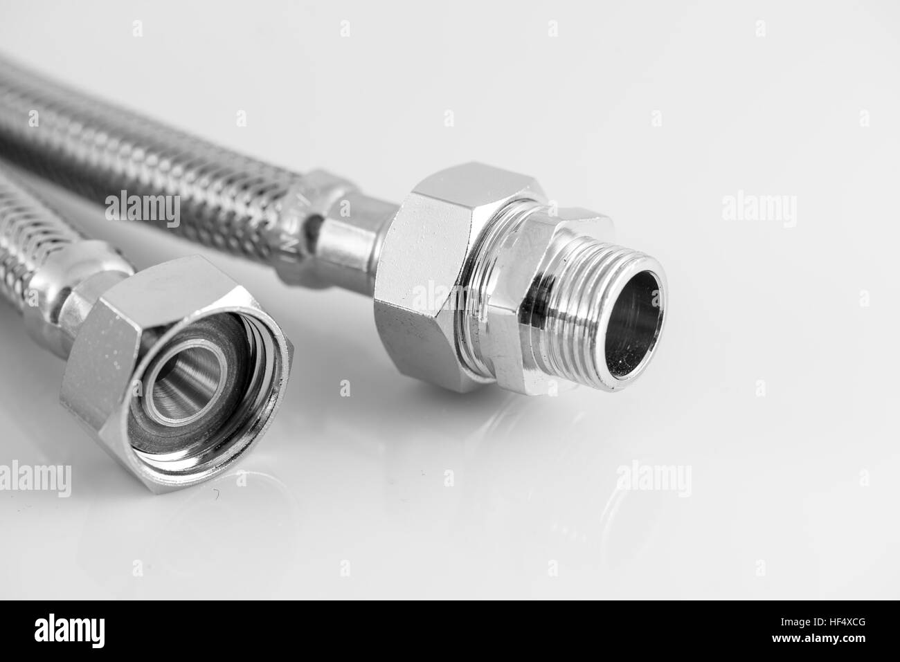 Metal Industriel fibre élastique du tuyau d'eau avec des connecteurs Banque D'Images