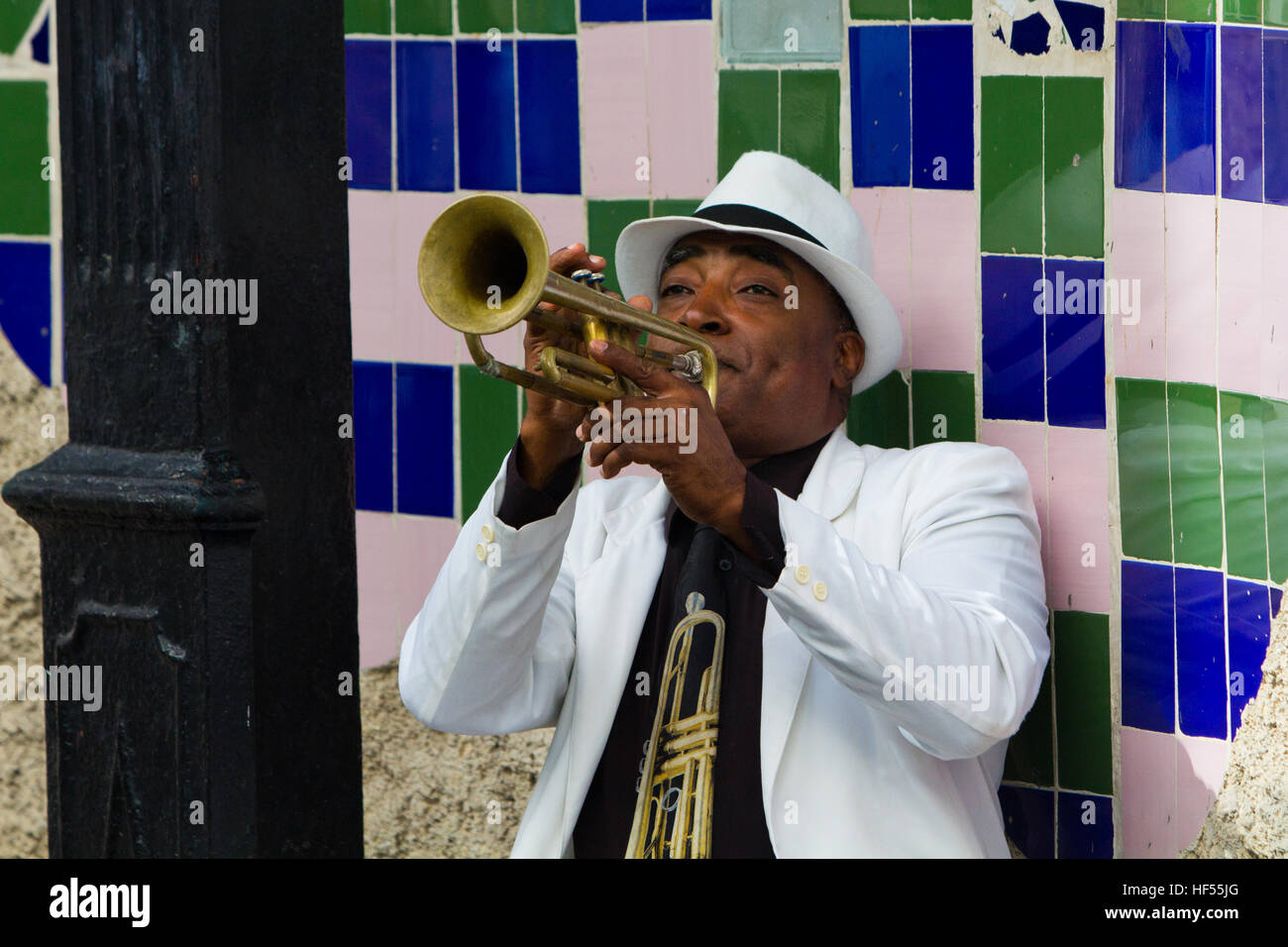 Musicien de rue dans la vieille ville, La Havane, Cuba Banque D'Images