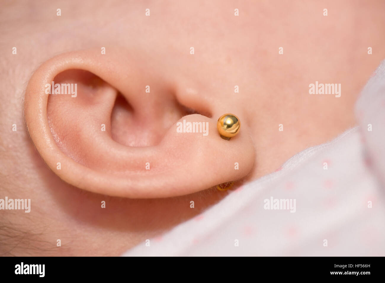 Murmurer à l'oreille Banque de photographies et d’images à haute