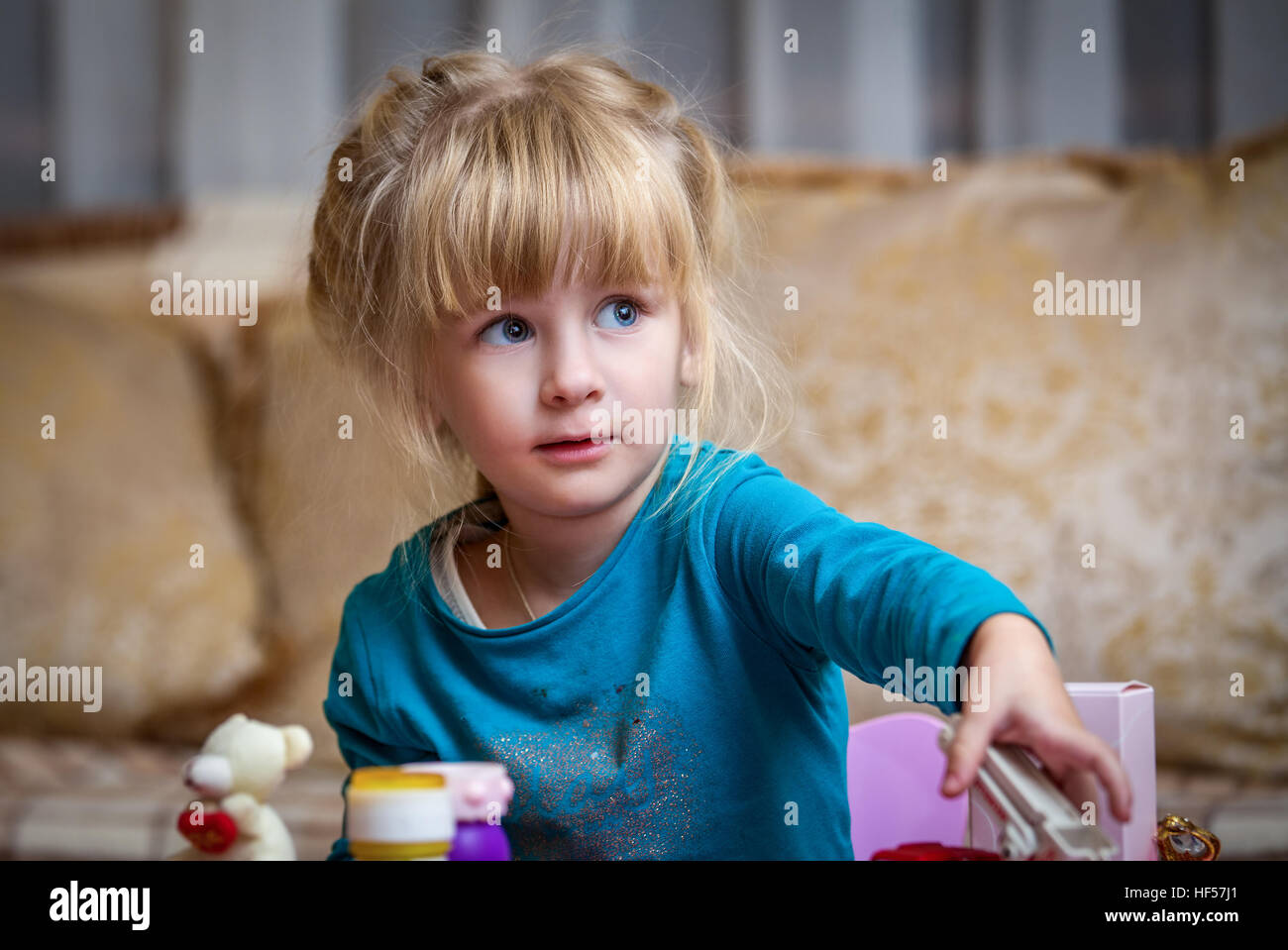 Portrait of cute little girl Banque D'Images
