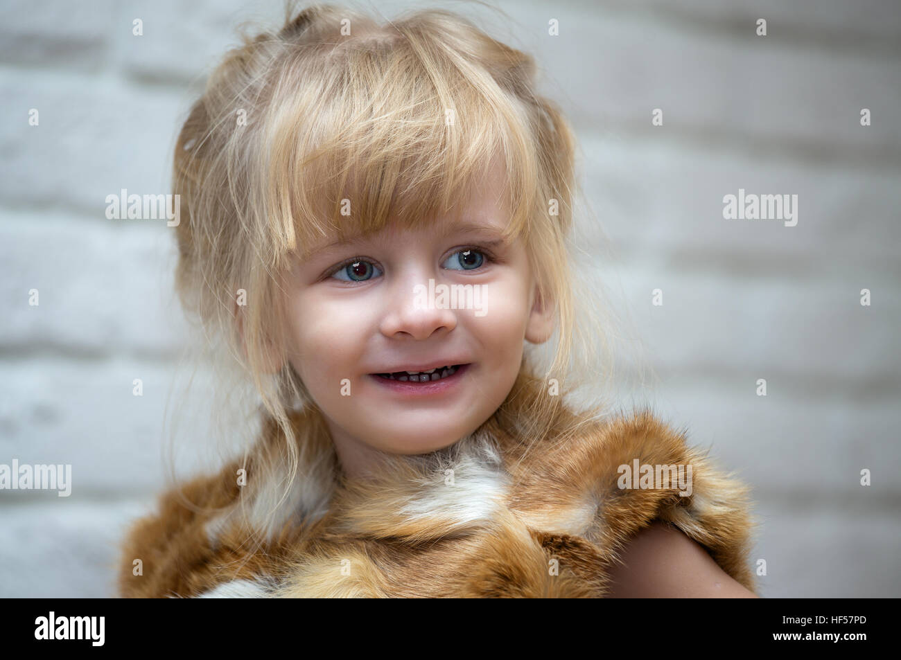 Portrait of cute little girl Banque D'Images