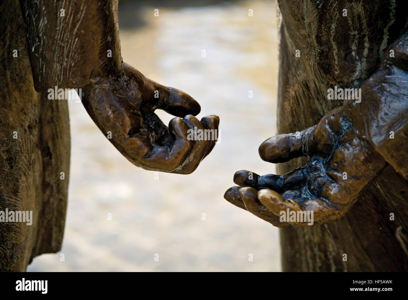 Image symbolique - circulation de l'argent - Détail de la fontaine de Kunstbrunnen à Aix-la-Chapelle, Rhénanie du Nord-Westphalie Banque D'Images