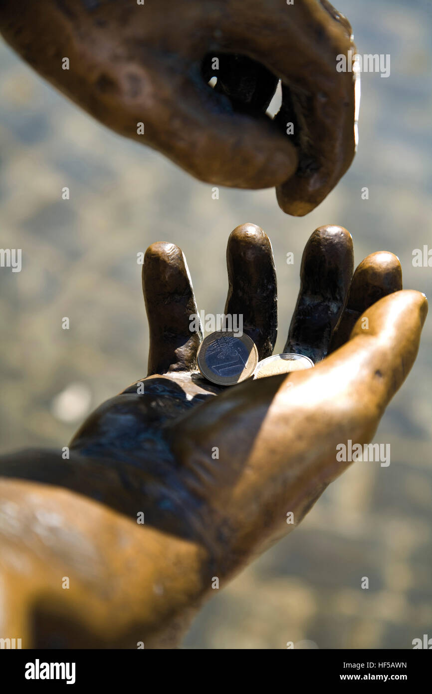Image symbolique - circulation de l'argent - Détail de la fontaine de Kunstbrunnen à Aix-la-Chapelle, Rhénanie du Nord-Westphalie Banque D'Images