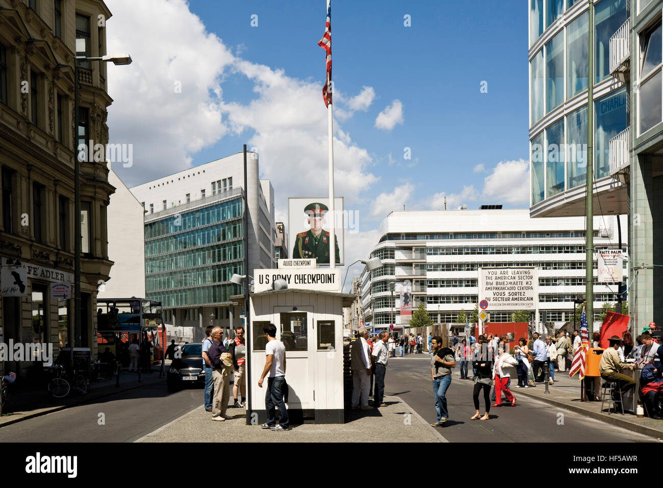 Checkpoint Charlie, ancien point de contrôle aux frontières à Berlin Banque D'Images