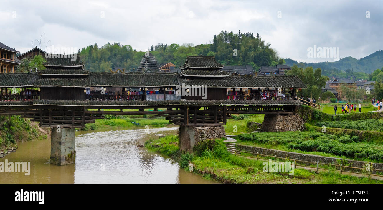 Wind-And-Pont de la pluie dans le village, Sanjiang Chengyang,, Anhui Province, China Banque D'Images