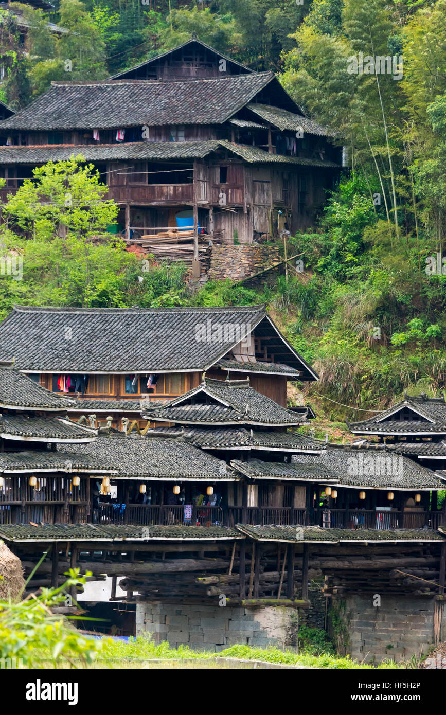 Maison de village Dong et Wind-And-pluie, Pont Chengyang, Sanjiang, Province du Guangxi, Chine Banque D'Images