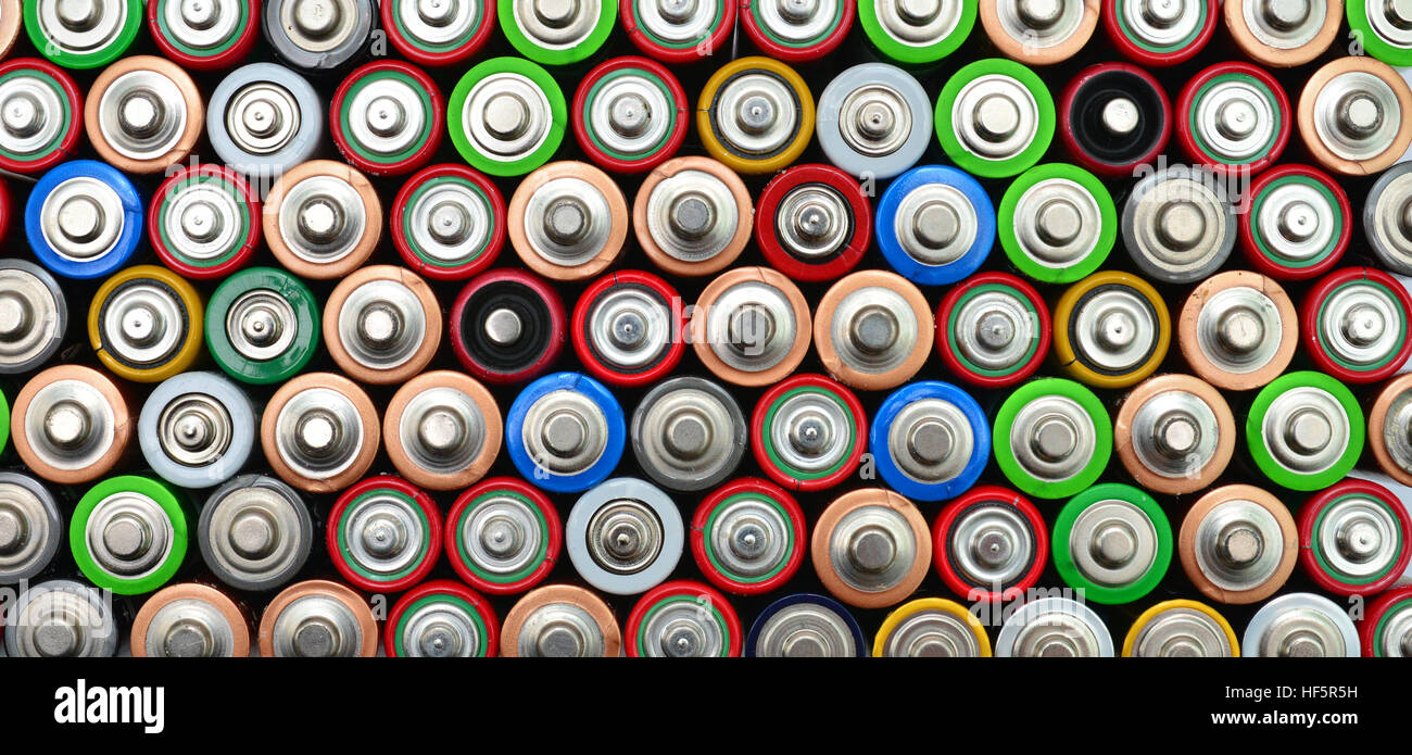 Pile alcaline utilisée motif de fond Vue de dessus Banque D'Images