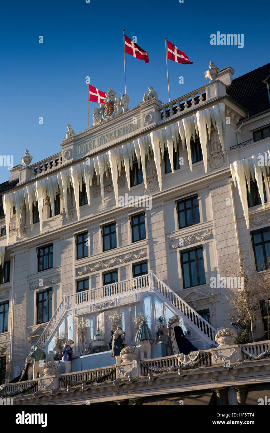 Danemark, copenhague, Kongens Nytorv, Hotel, d'Angleterre, des décorations de Noël sur le thème de Casse-Noisette sur façade Banque D'Images