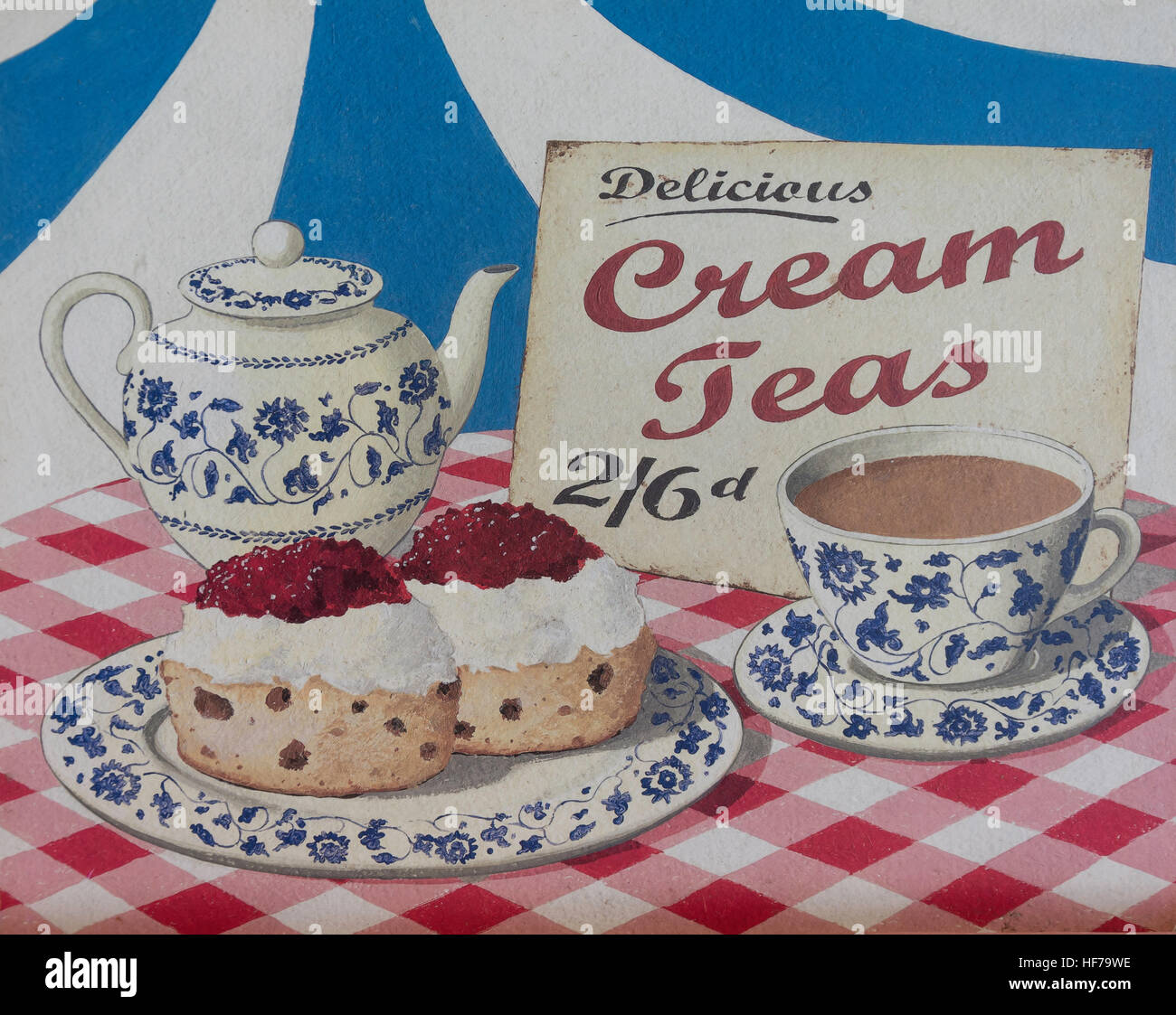 Vintage cream tea signe à Morelli's Cafe Cappuccino, Victoria Parade, Broadstairs, Île de Thanet, dans le Kent, Angleterre, Royaume-Uni Banque D'Images