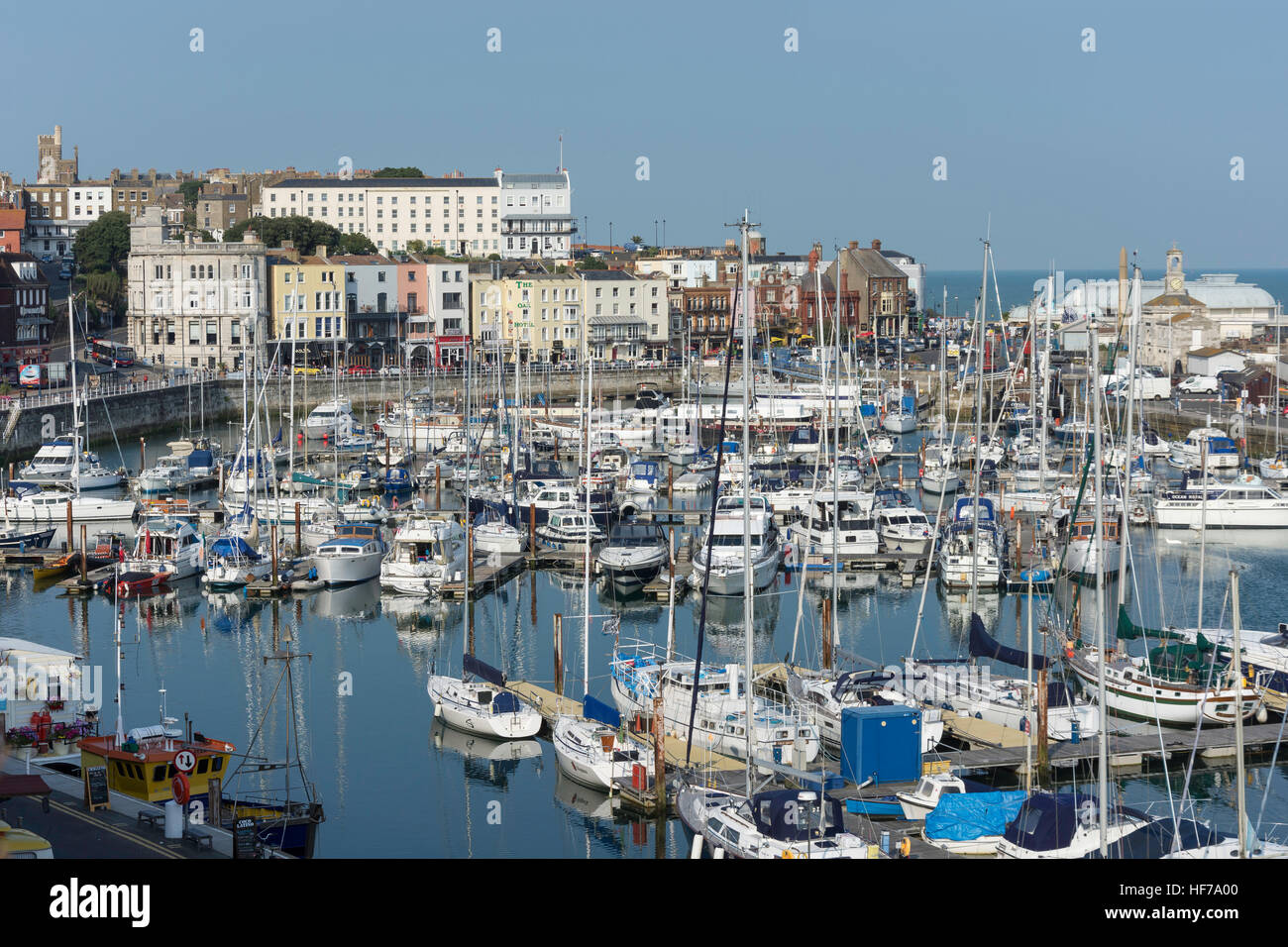 Royal Harbour Marina, Ramsgate, Île de Thanet, dans le Kent, Angleterre, Royaume-Uni Banque D'Images