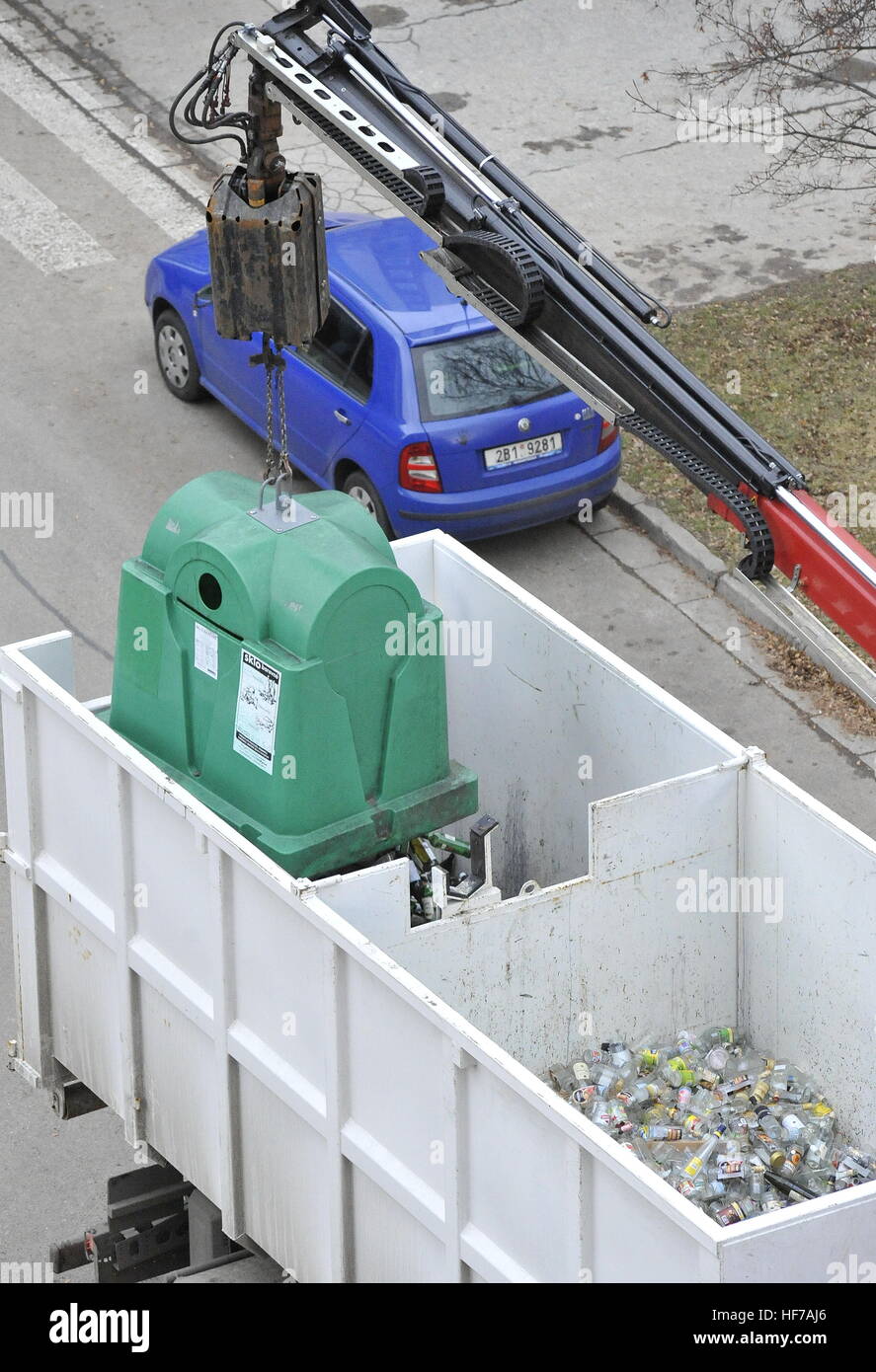 Conteneur, camion, verre, rue, les déchets triés Banque D'Images