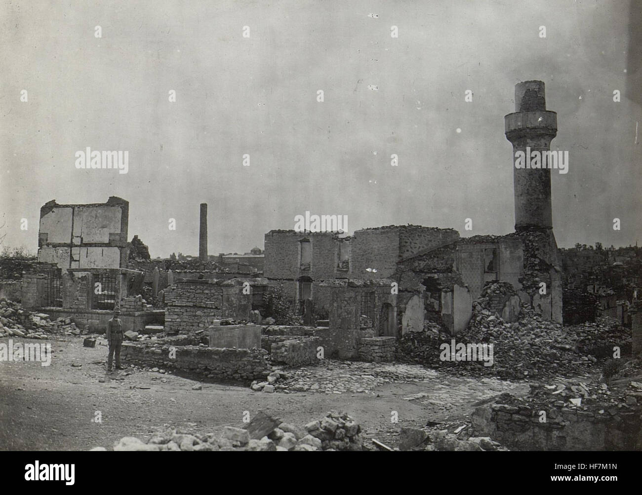 Brandruinen von Stambul, représentant les ruines de Stamboul (Istanbul), montre l'impact de la première Guerre mondiale sur la ville, une partie de la collection d'Europeana documentant la destruction de la guerre. Banque D'Images