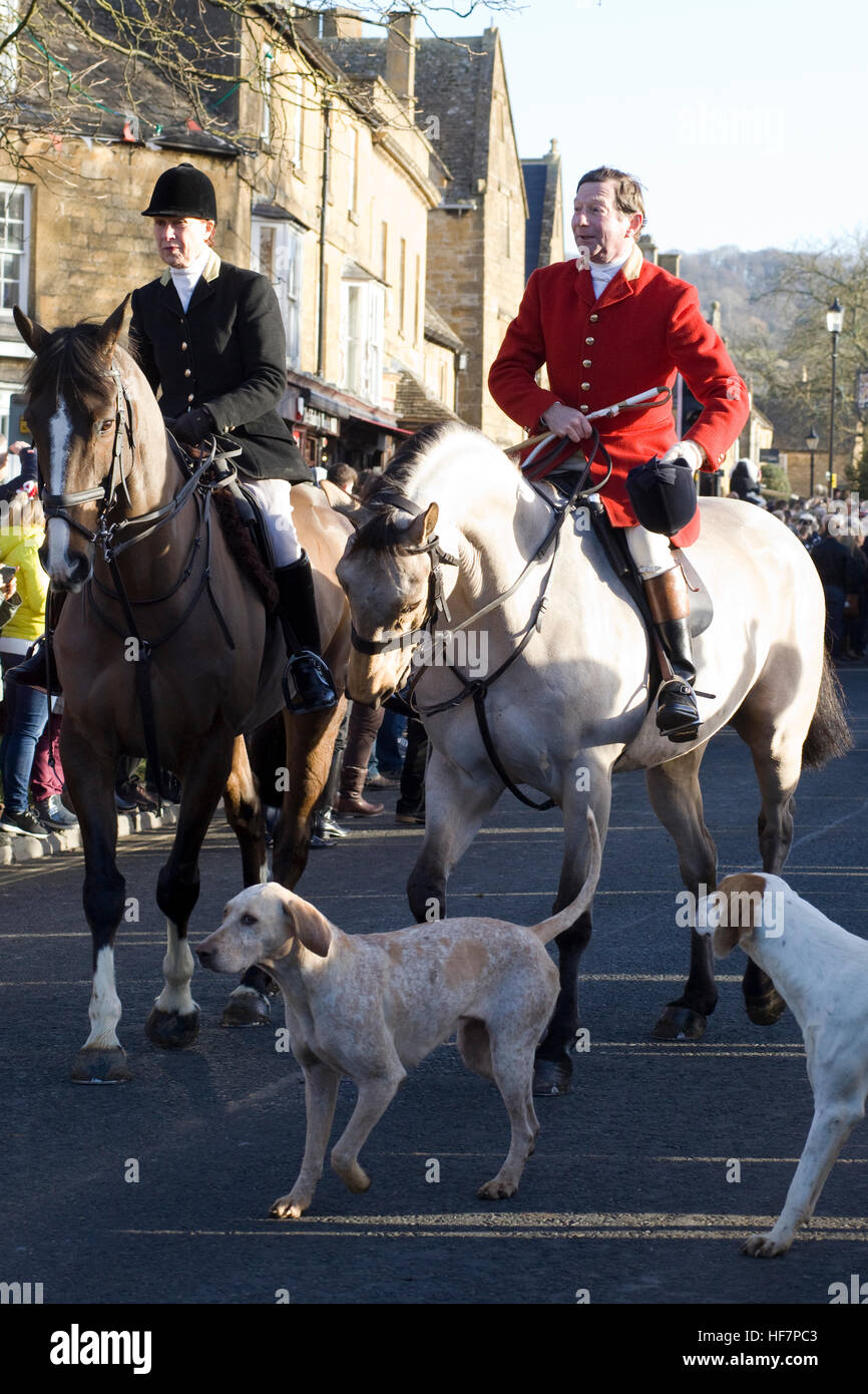 Chasseurs et chiens de chasse aux Cotswolds nord boxing day Banque D'Images